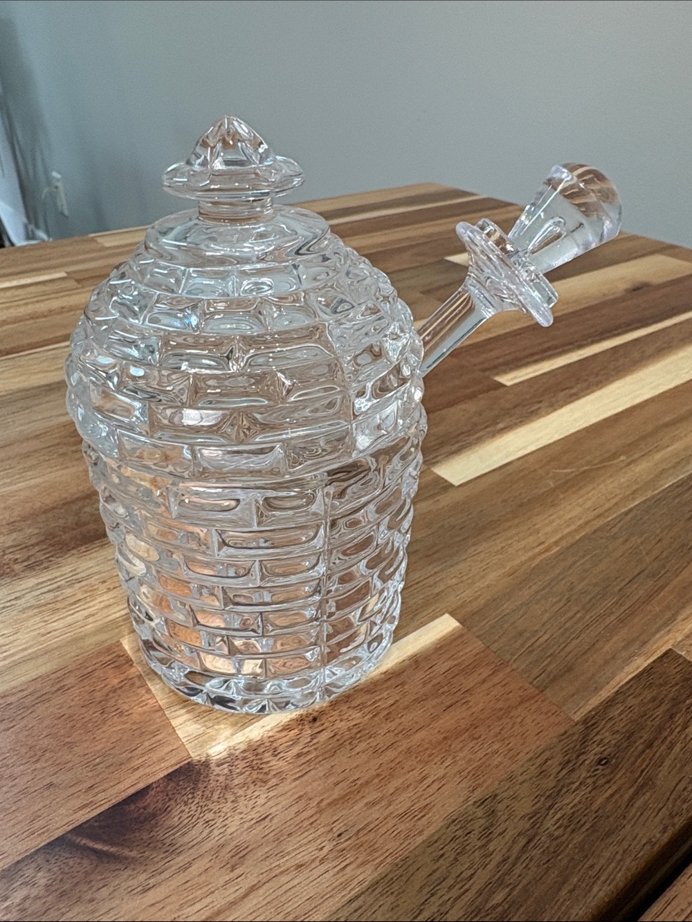 Clear Glass Honey Jar with Dipper - Decorative Dinnerware